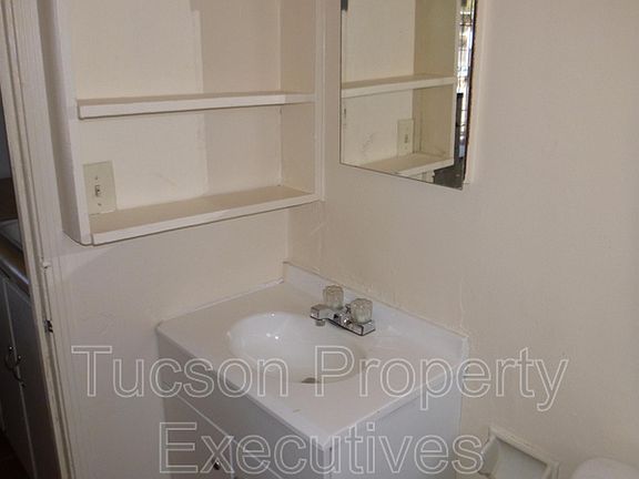 5th image of 1435 E Benson Hwy #9