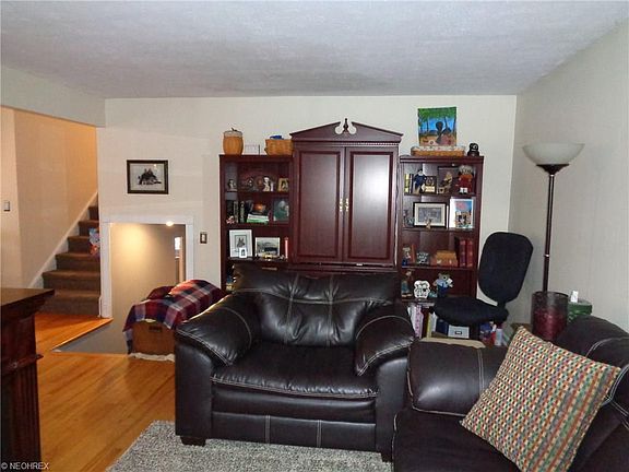 4th image of 215 Duff Dr