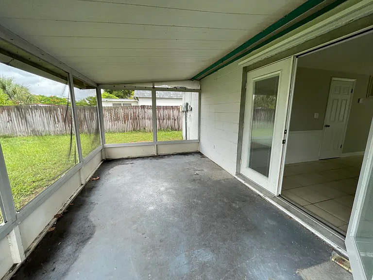 3937 Claremont Dr — Photo 13