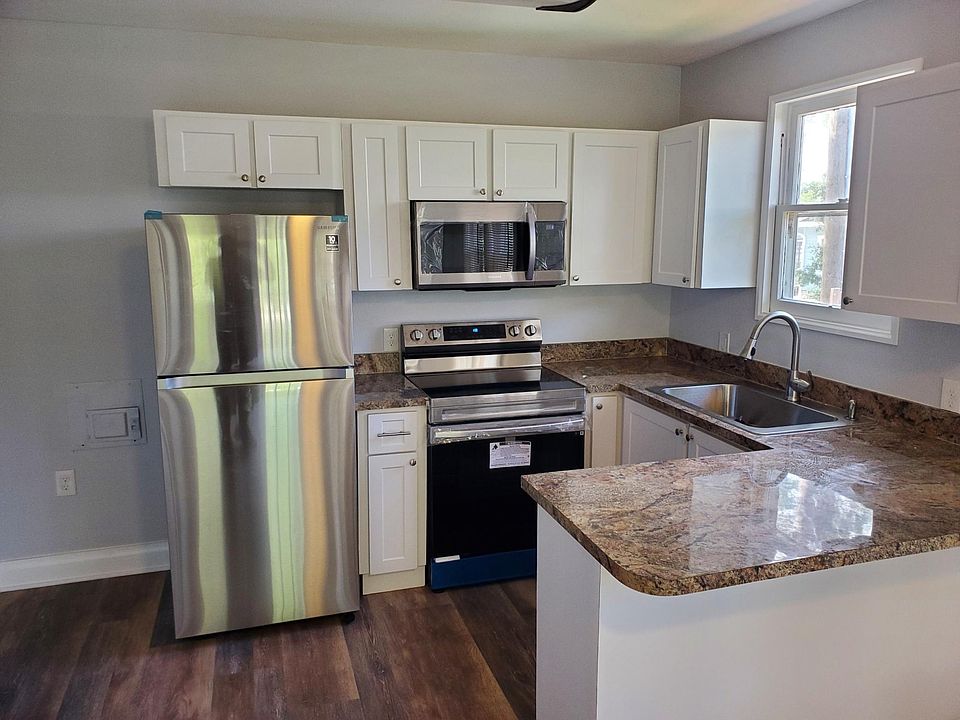 1st image of 2202 N Glenwood Dr