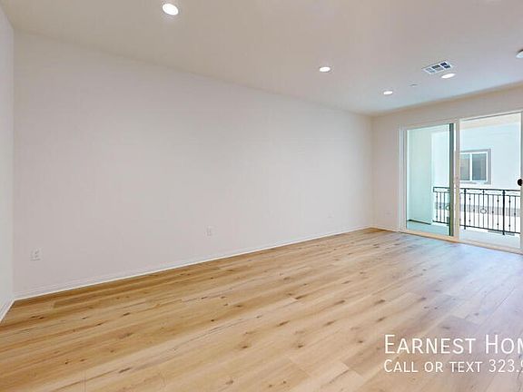 4th image of 2410 E Agave St