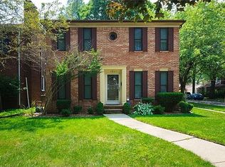 1997 Severn Rd, Grosse Pointe Woods, MI 48236