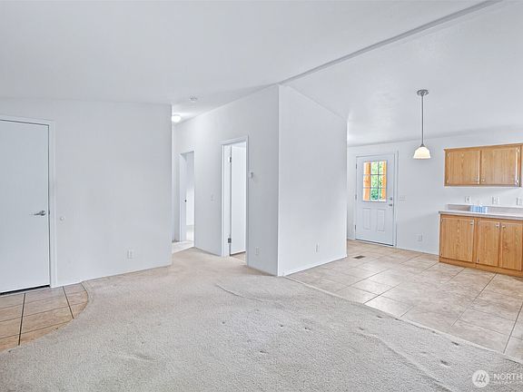 5th image of 180 E Pine Street