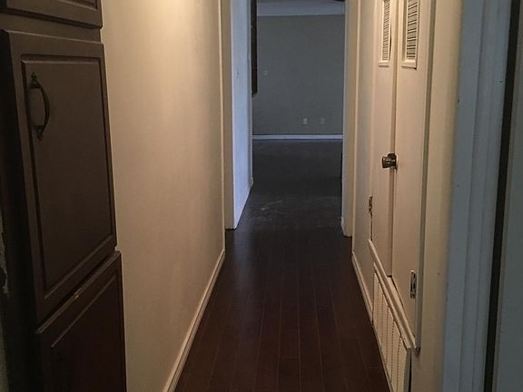5th image of 1015 N Wells St
