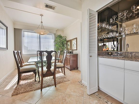 5th image of 49 Briar Hollow Ln Unit 602