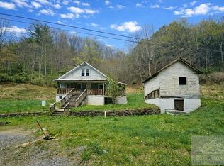 345 Mary Branch Rd, Matoaka, WV