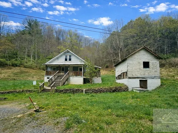 345 Mary Branch Rd, Matoaka, WV 24736