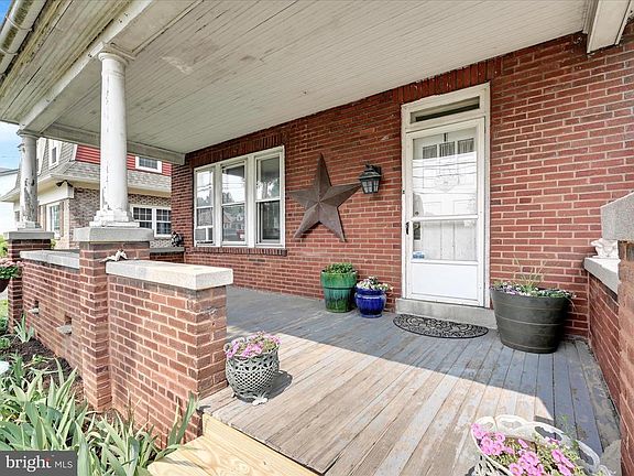 2nd image of 1723 Lititz Pike