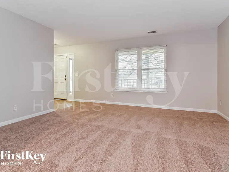 1116 Fontana Ct — Photo 3