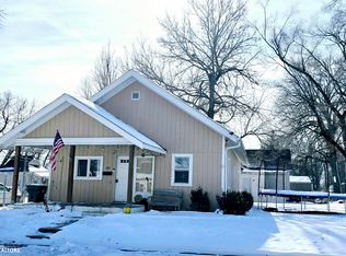602 8th Ave W, Oskaloosa, IA 52577