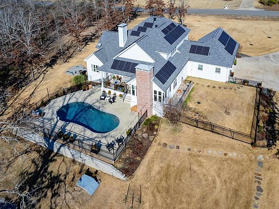 3rd image of 1245 Westcliffe Dr