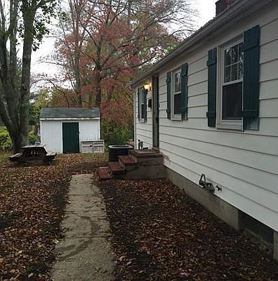 2nd image of 7 Vinson St