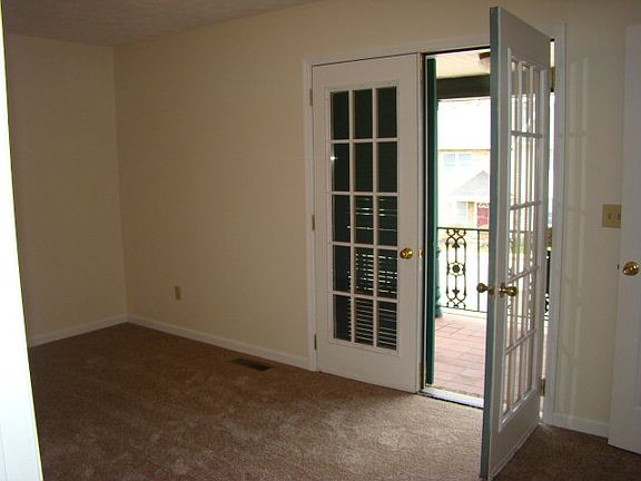 5th image of 2213 Buckingham Sq