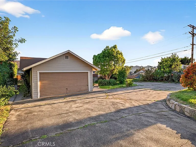 316 W Kenneth Rd — Photo 33