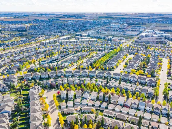 12035 18th Ave SW, Edmonton, AB T6W 1W3