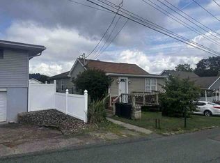 521 Kensington Ave, Star City, WV 26505