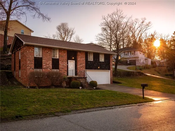 5302 Pioneer Dr, Cross Lanes, WV 25313