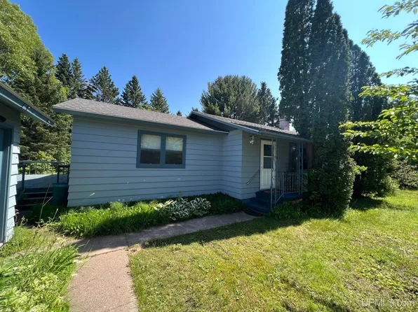 23481 Dogwood Ave, Dollar Bay, MI 49922