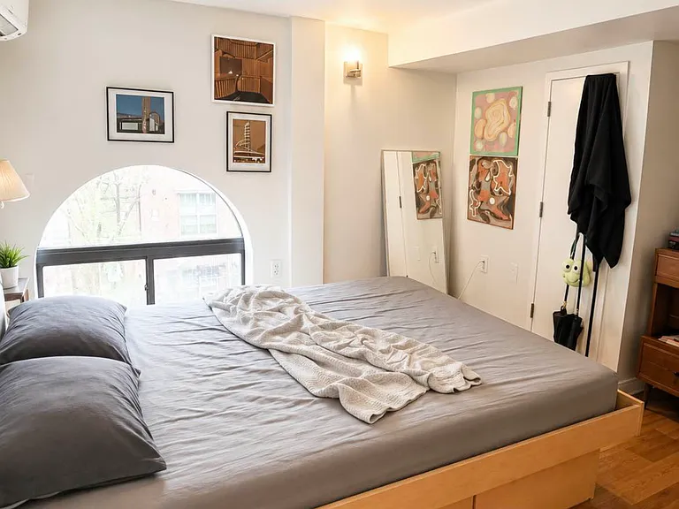 100 Dupont St #1H — Photo 11