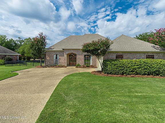 2nd image of 284 Lighthouse Ln