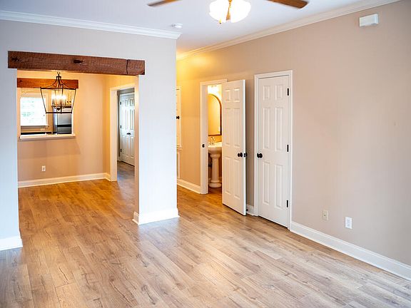 3rd image of 903-2206 Anderson Rd