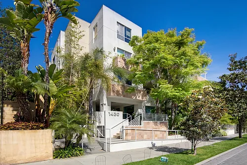 1430 S Beverly Glen Blvd #303 Photo 1