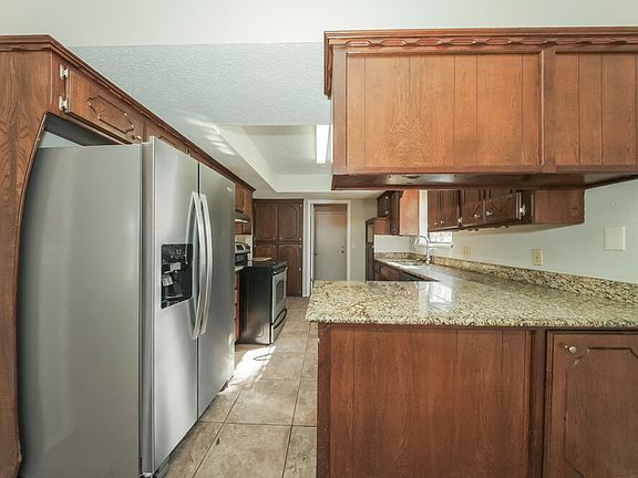 5th image of 9713 Hummingbird Ln