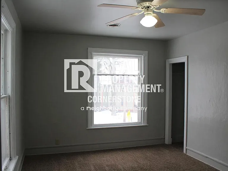 709 W Willard St — Photo 5