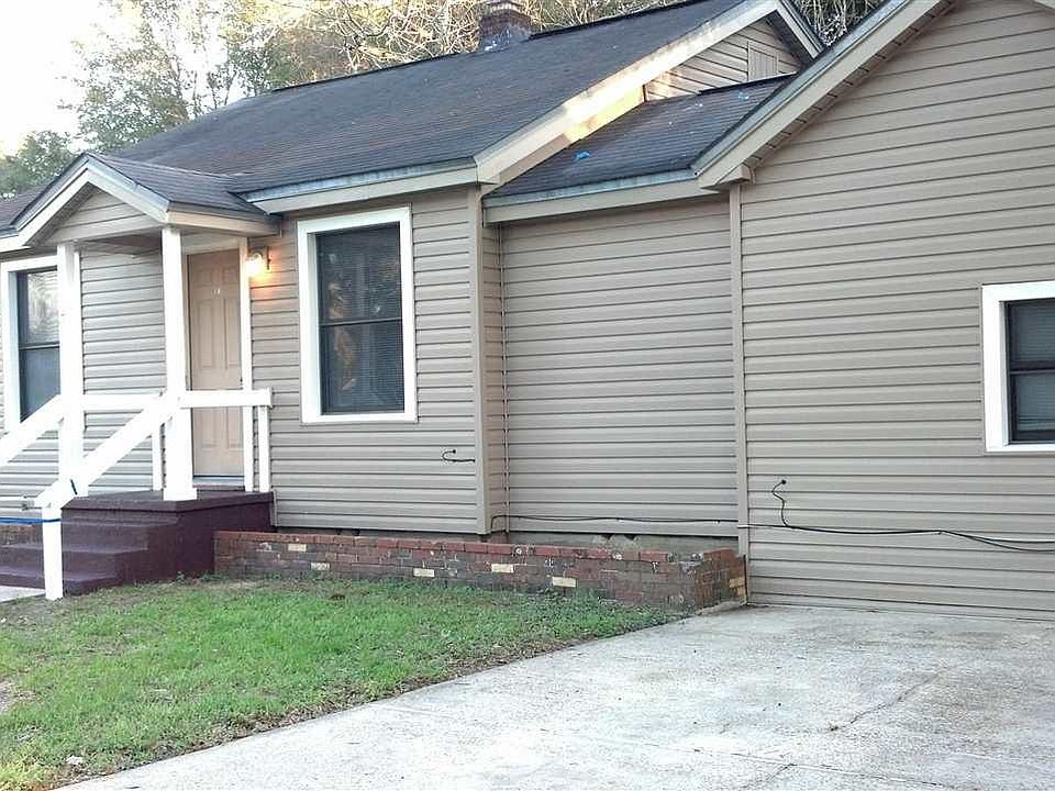 1st image of 17 Gloucester Ave