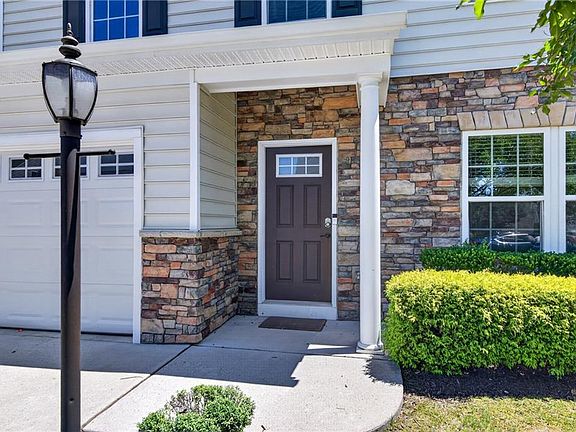 3rd image of 10843 White Dogwood Dr