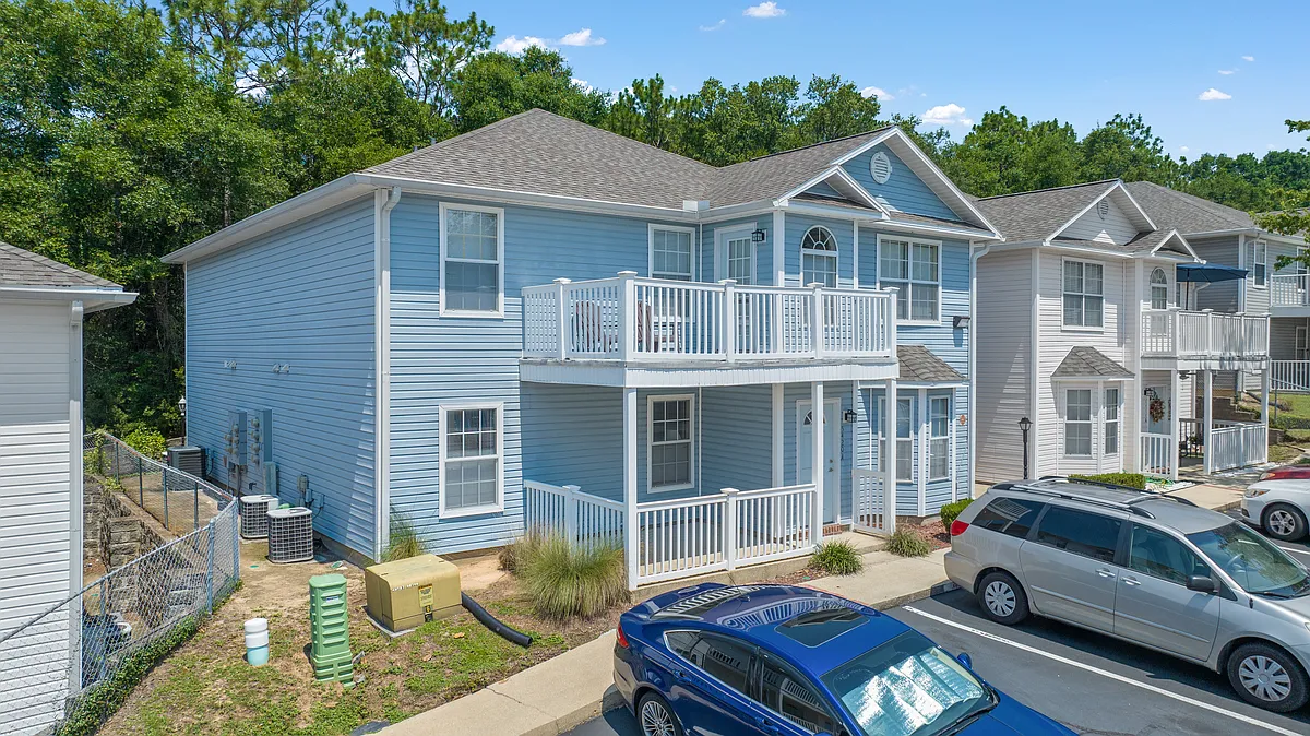 Building Photo - Collins Mill Creek