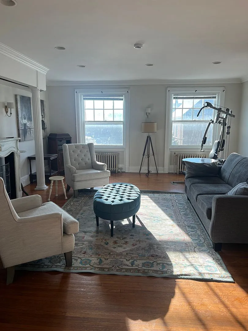 23-25 E King St — Photo 3