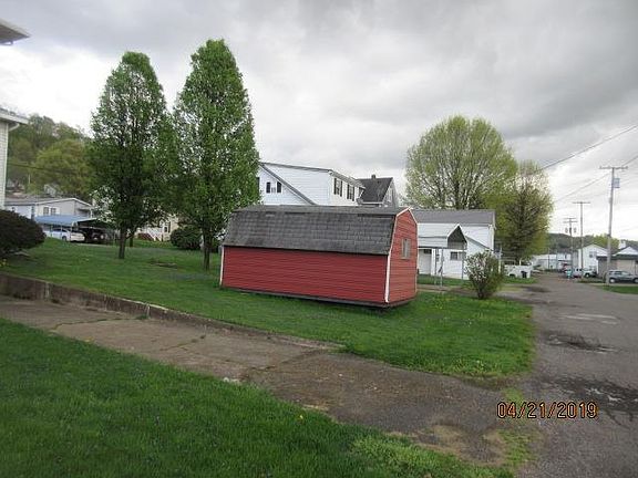 3rd image of 636 4th St