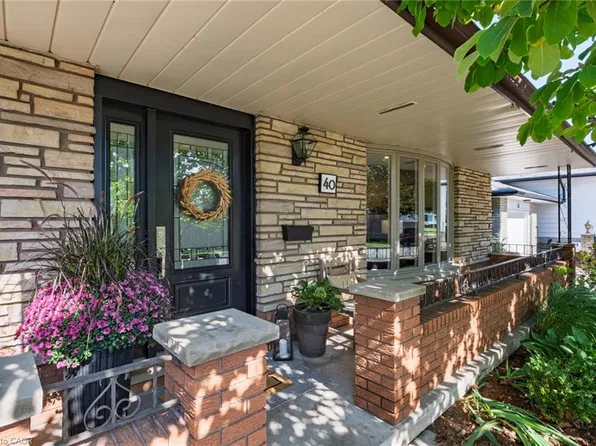 40 Wedgewood Dr, Brantford, ON N3R 6J3