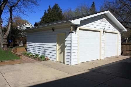 4th image of 915 Jewett St
