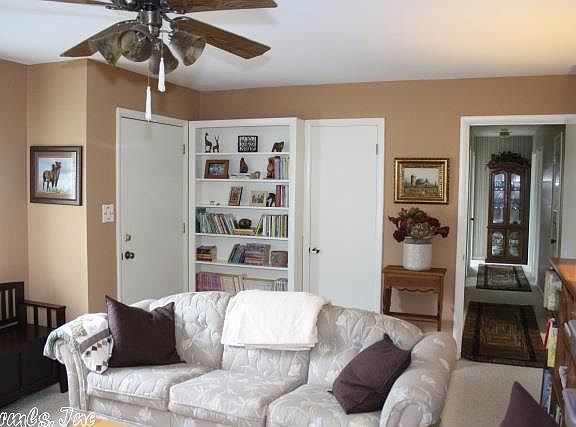 3rd image of 12 Lynwood Dr