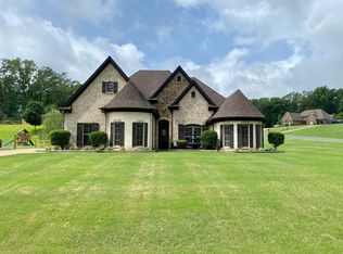 9840 Cypress Hollow Dr, Olive Branch, MS 38654