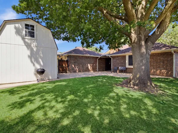 2701 Beau Dr, Mesquite, TX 75181