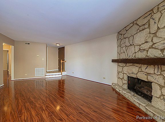 3rd image of 1722 Lakecliffe Dr