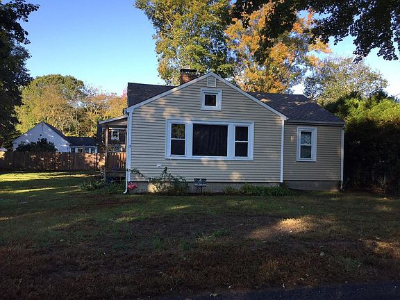 3rd image of 13 Courtland Dr