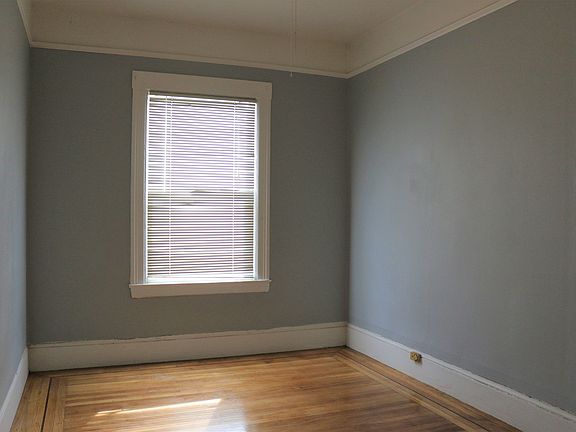 4th image of 2600 Bryant St APT 4