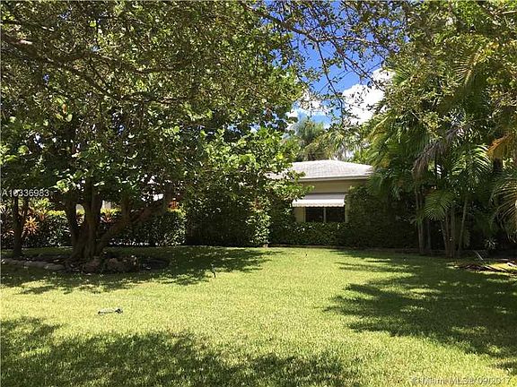 2nd image of 5733 Maynada St