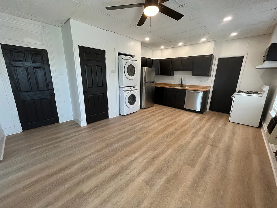 Kitchen & Living