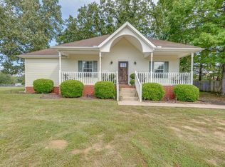 101 Acorn Dr, Dickson, TN 37055