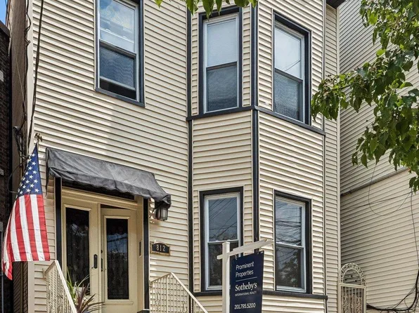 812 18th St, Union City, NJ 07087