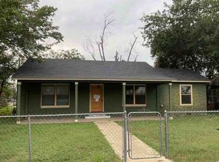 601 4th St, Poteet, TX 78065