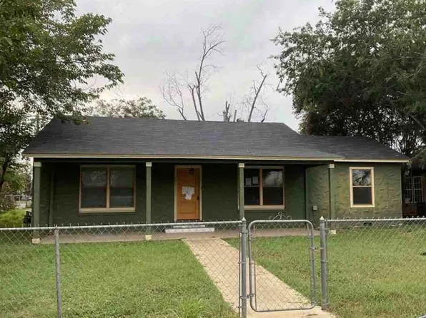 601 4th St, Poteet, TX 78065