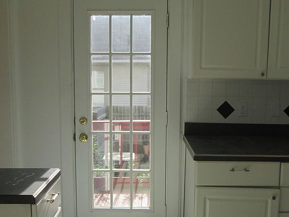 4th image of 410 E Kline St SE