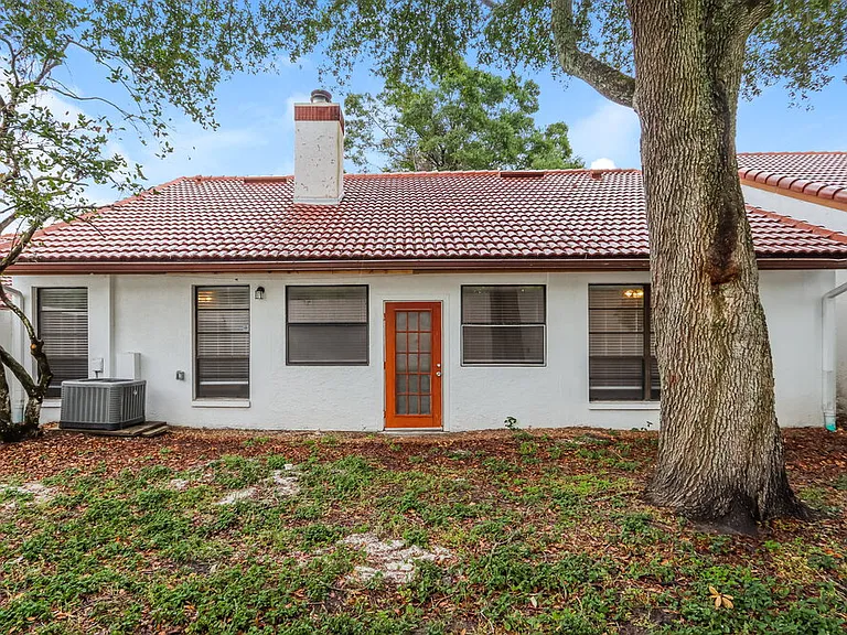 11504 Robles Del Rio Pl — Photo 19