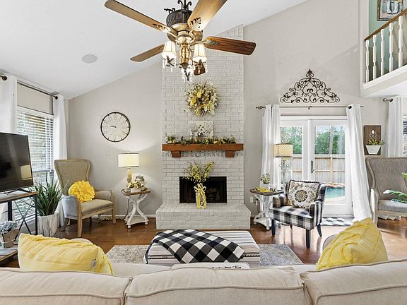 5th image of 22 Berryfrost Ln